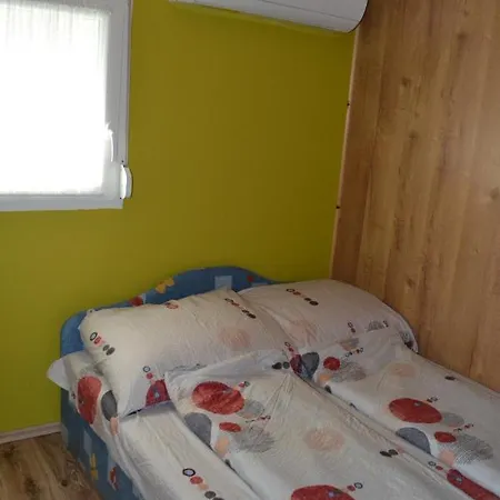 Nanas Szallas 2 Holiday home Hajdunanas