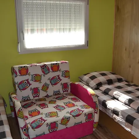 Nanas Szallas 2