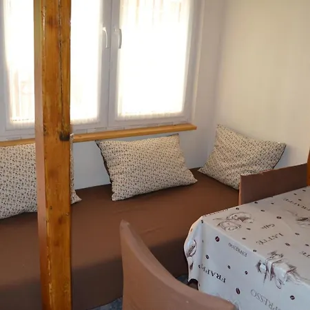 Nanas Szallas 2 Holiday home *