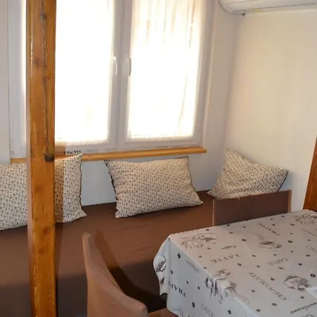 Nanas Szallas 2 Holiday home *