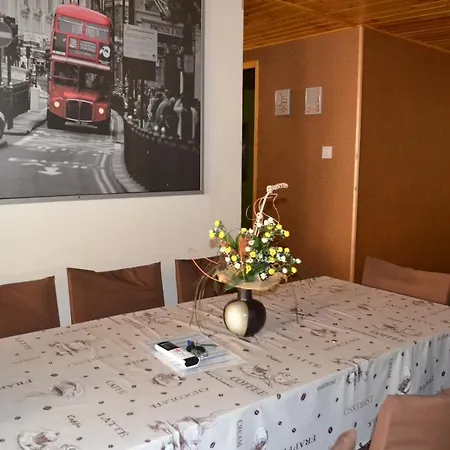 Nanas Szallas 2
